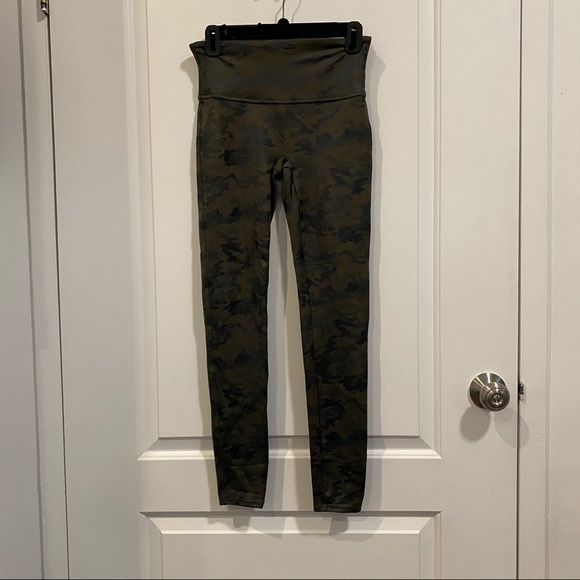 Spanx Faux Leather Camo Leggings - Picture 5 of 6